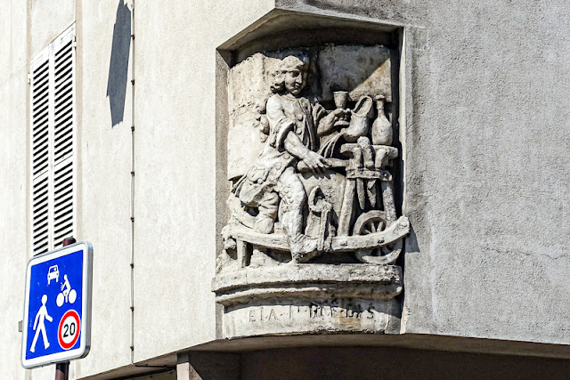 Le Moyen Âge : L'Expansion des Enseignes