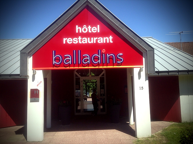 Néon haute tension Balladins