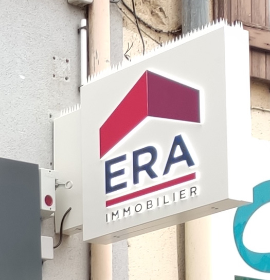 Différents Types de Caissons Drapeaux : Choisissez la Meilleure Option