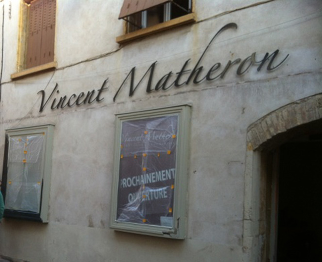 Lettres Alu et Alu Composite 30/10è : Esthétisme et Durabilité avec Fixation Fiable