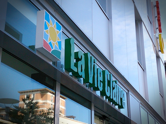 Lettres creuses La Vie Claire