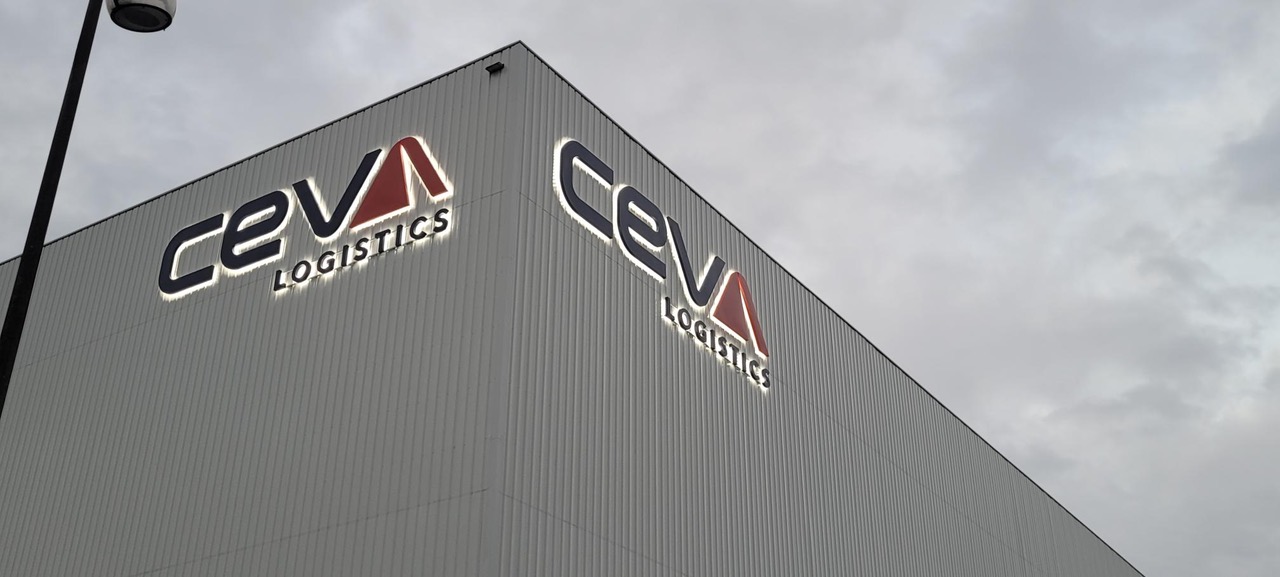 Enseignes Lumineuses / Panneaux / Toiles tendues