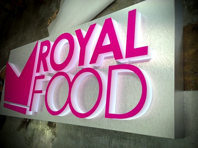 L'Impact des Caissons Lumineux en Aluminium Évidé avec Éclairage LEDS