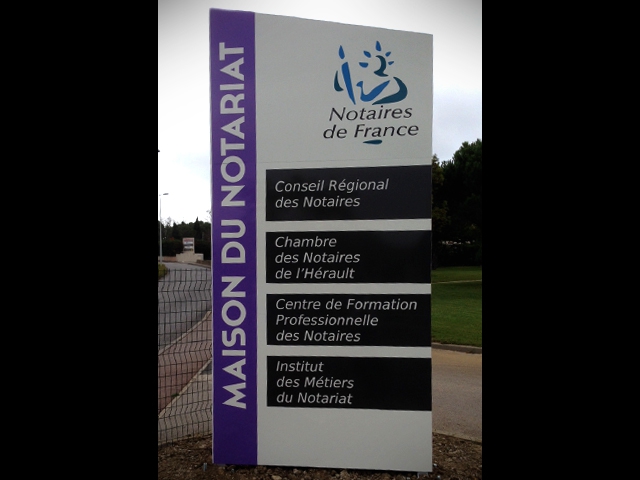 Enseigne totem Maison du Notariat